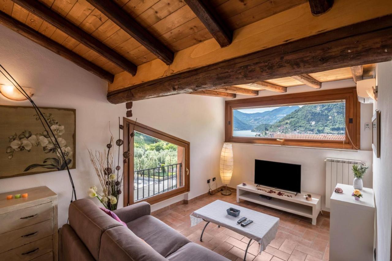 Mansarda Con Vista Lago Sulzano Exterior photo