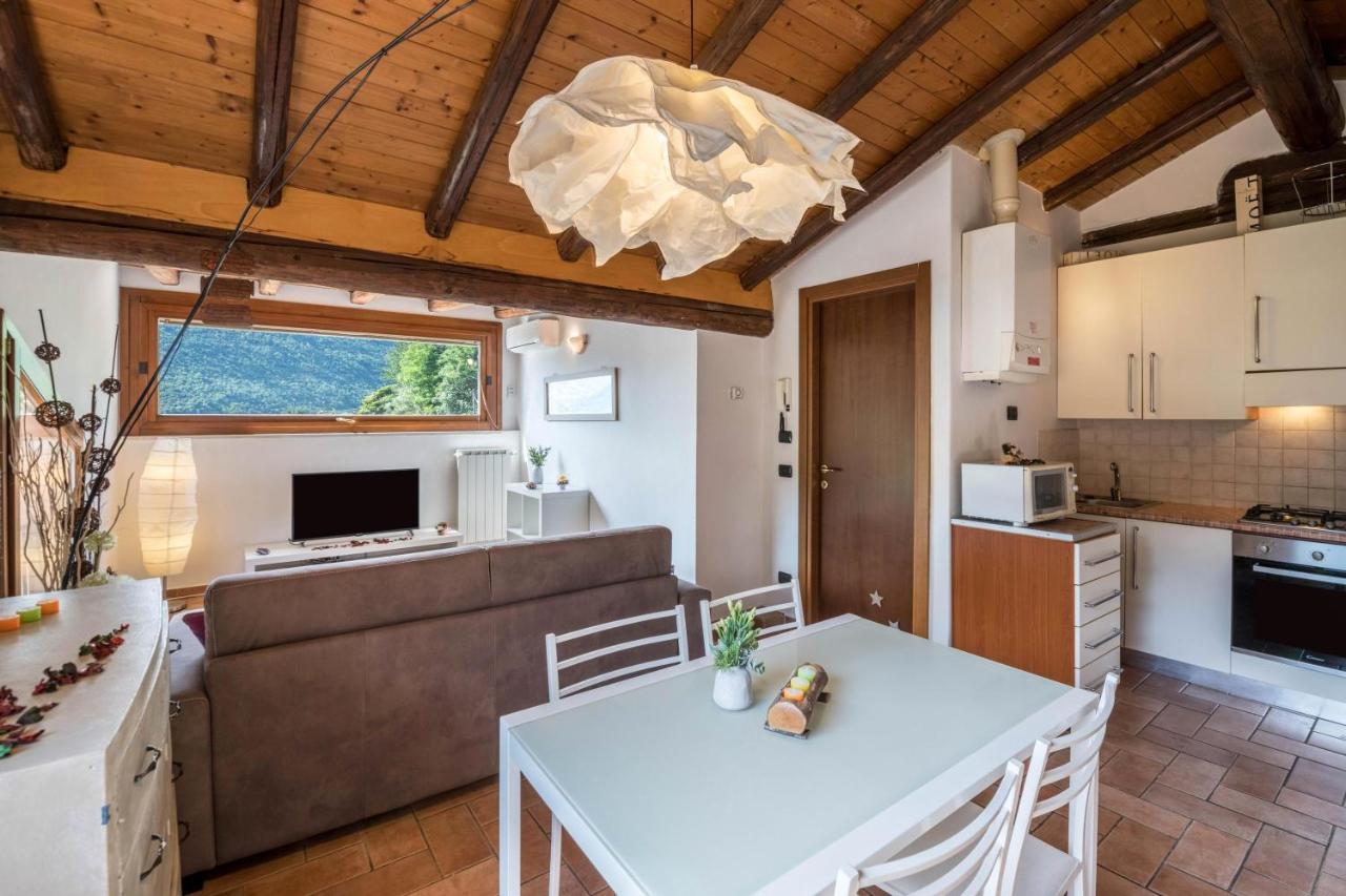 Mansarda Con Vista Lago Sulzano Exterior photo